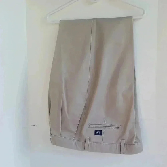 Dockers Classic Fit Khaki W36 - Picture 1 of 9